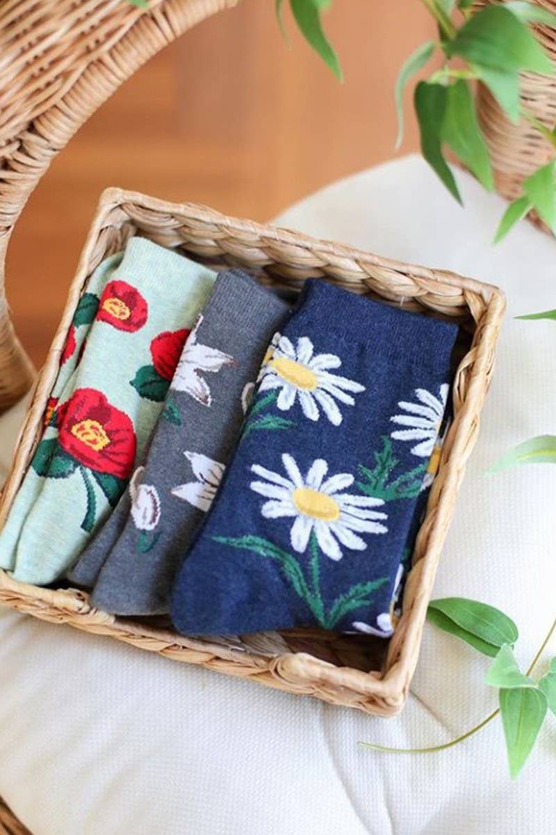 Flower Pattern Cotton Blend Crew Socks